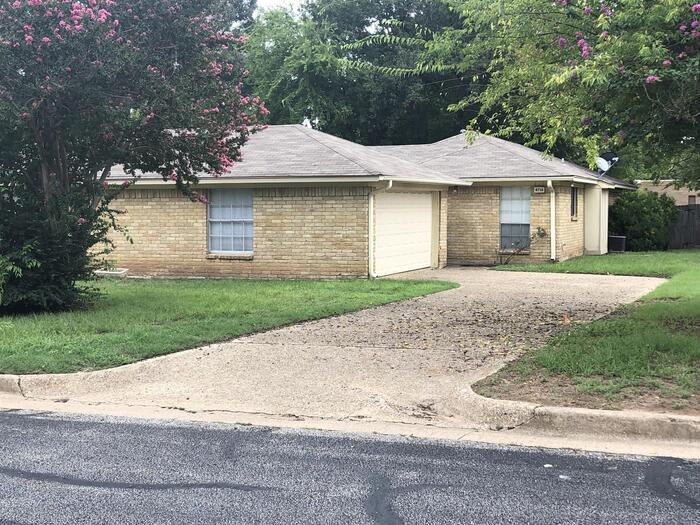 4716 Edinburgh Drive