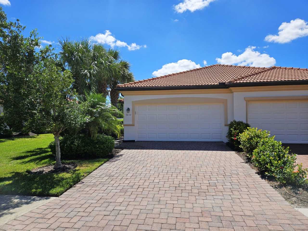 Annual Unfurnished 3 Bedroom 2 Bathroom 2 Car Garage Attached Villa in Watercrest!