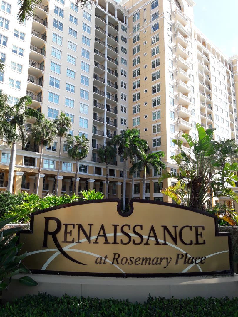 Annual/ Seasonal Beautifully remodeled 2/2 condo at The Renassance downtown Sarasota