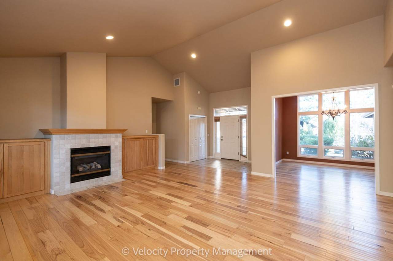 Single Level Home Near Rivers Edge Golf Course!