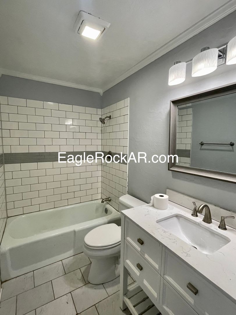 Cozy Townhome with Pool!