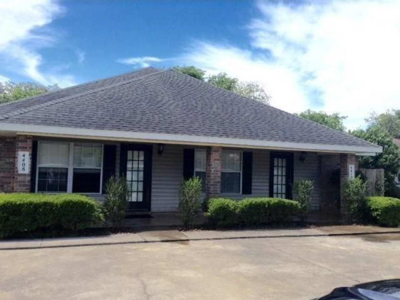 2 Bedroom 2 bath Duplex for rent