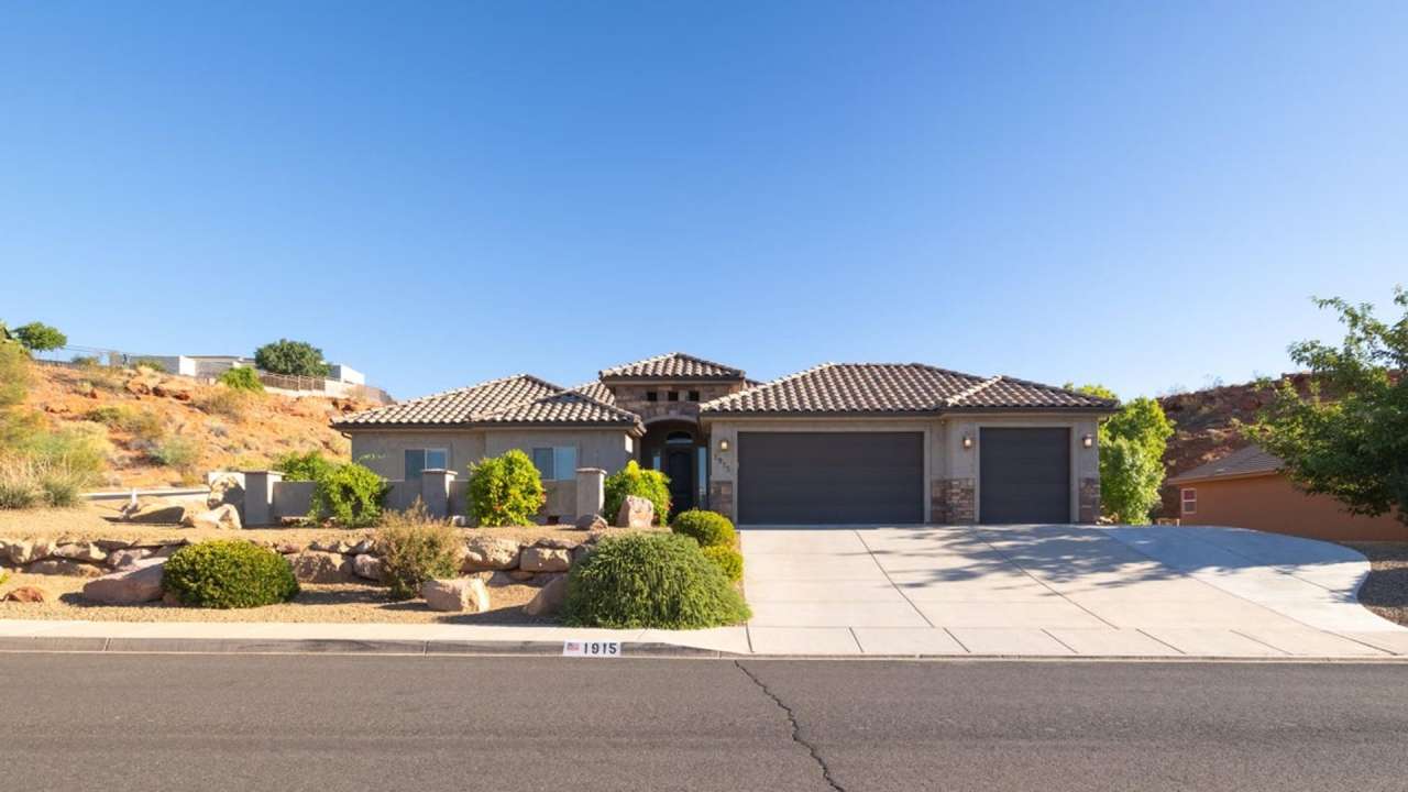 Beautiful 4 Bedroom Home!