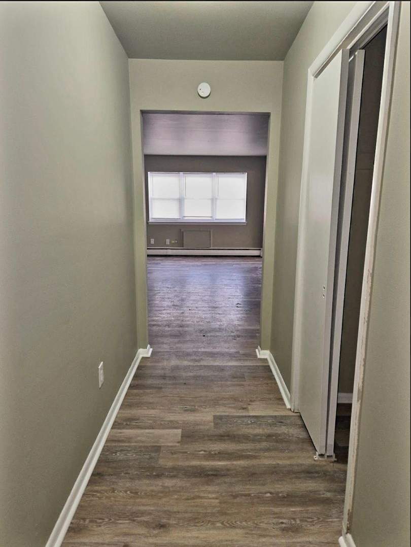 Large 2 bedrooms, 1 bathroom