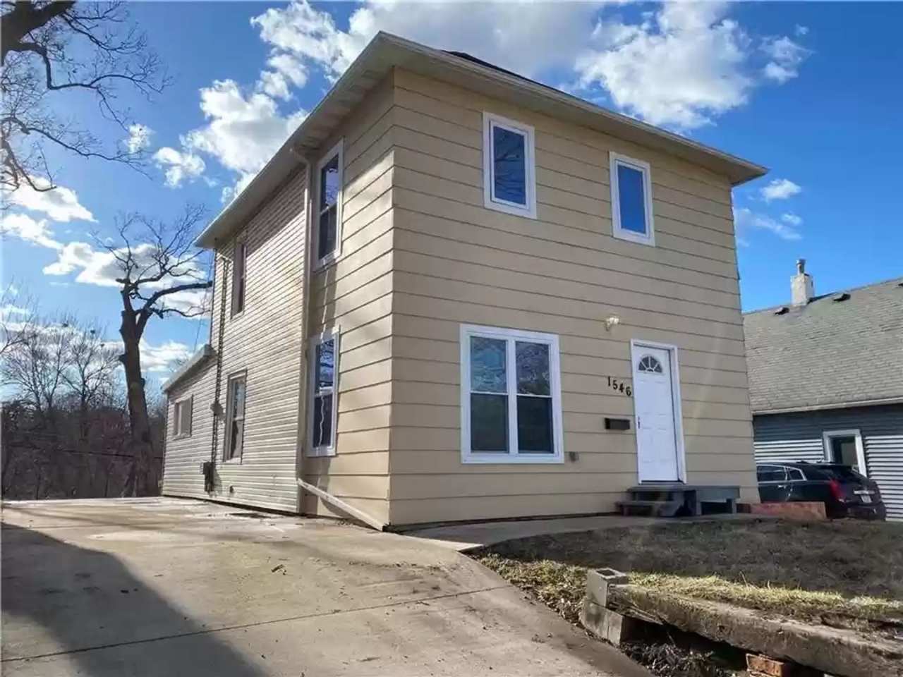 Stunning 4 Bed Home West of Drake