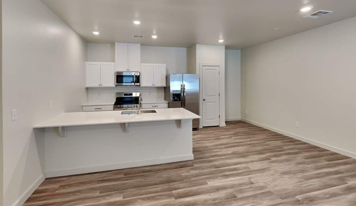 Luxury 3 Bedroom 2 Bathroom Duplex in Bethany, Ok with lawn care included-**Leasing Special**