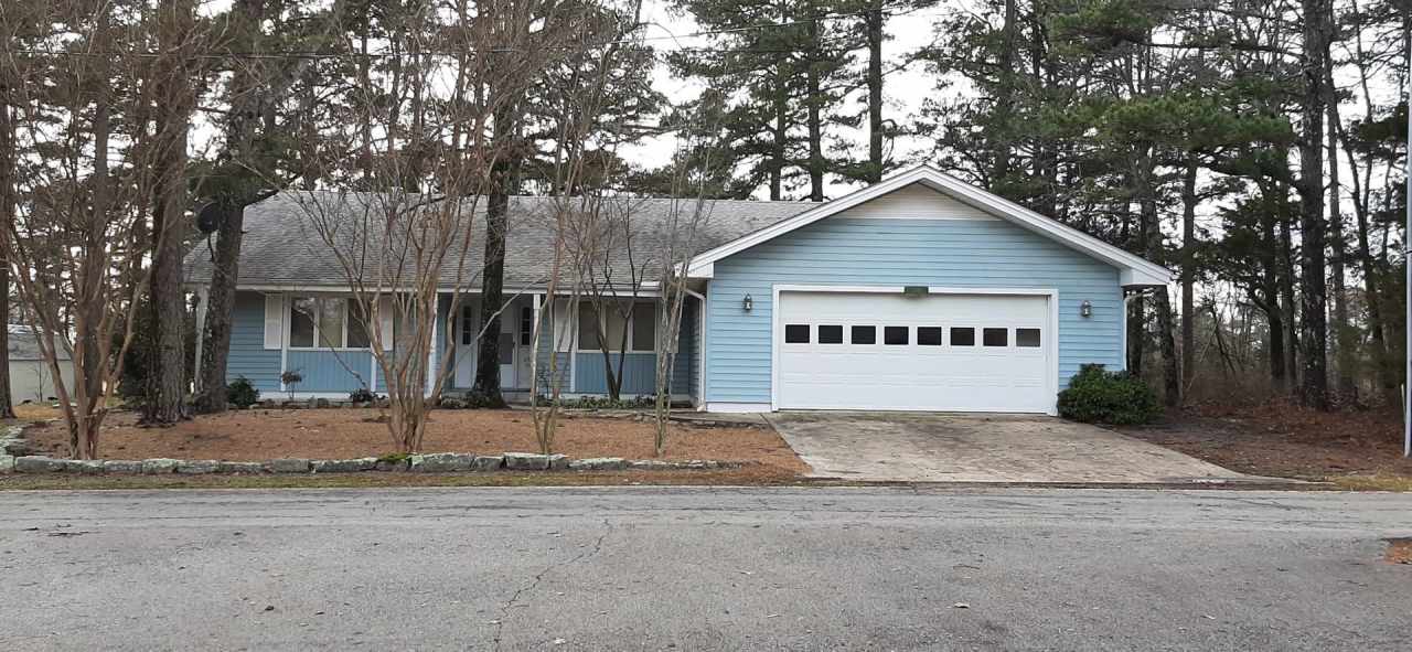 2/2, 2110 sqft. Home for Lease in Indian Hills ($1300) @ 204 Snead Dr.