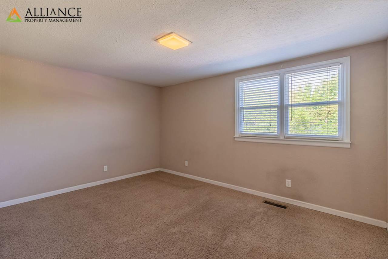 College Ave. 1518 E-5