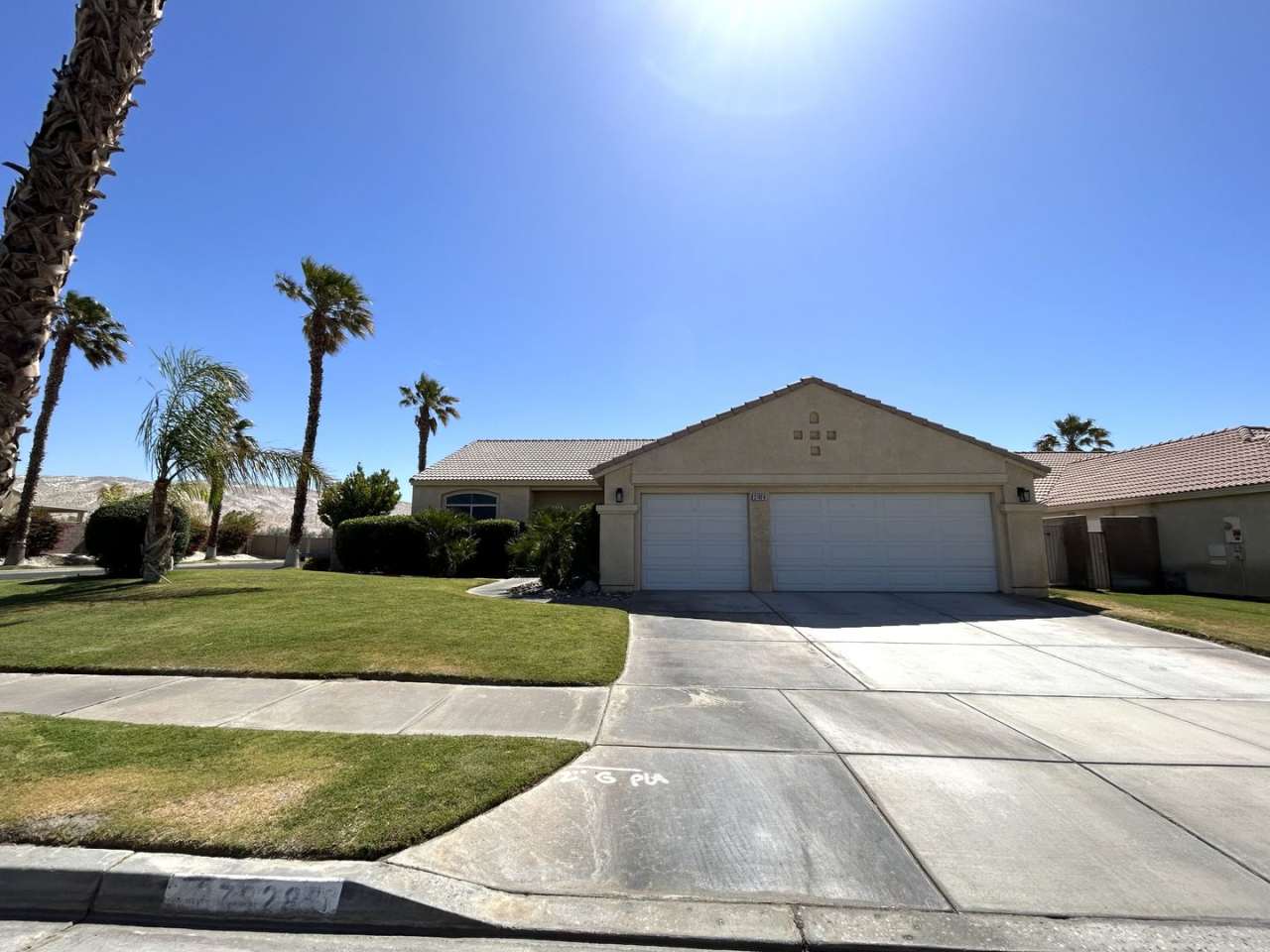 AVAILABLE NOW!! 4 Bedroom 3 Bathroom Home in Cathedral City!!!