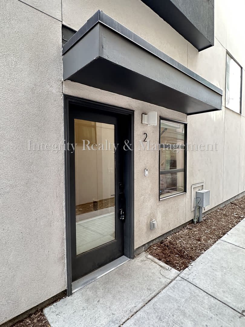 2 Bed/2.5 Bath, 1,439 Sqft - 2939 W 23rd Ave #2 Denver, CO 80211