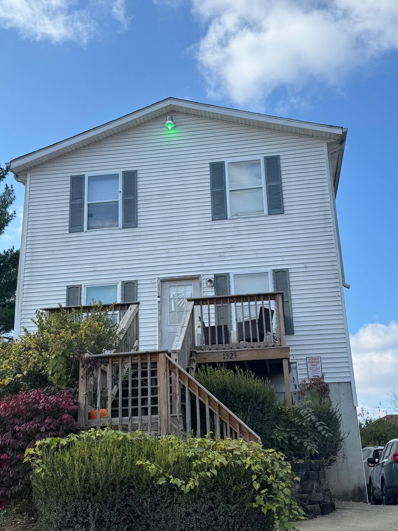 1323 N Washington St