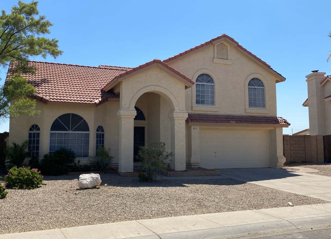 3 Bedroom 2.5 Bathroom with a Pool in Garden Lakes