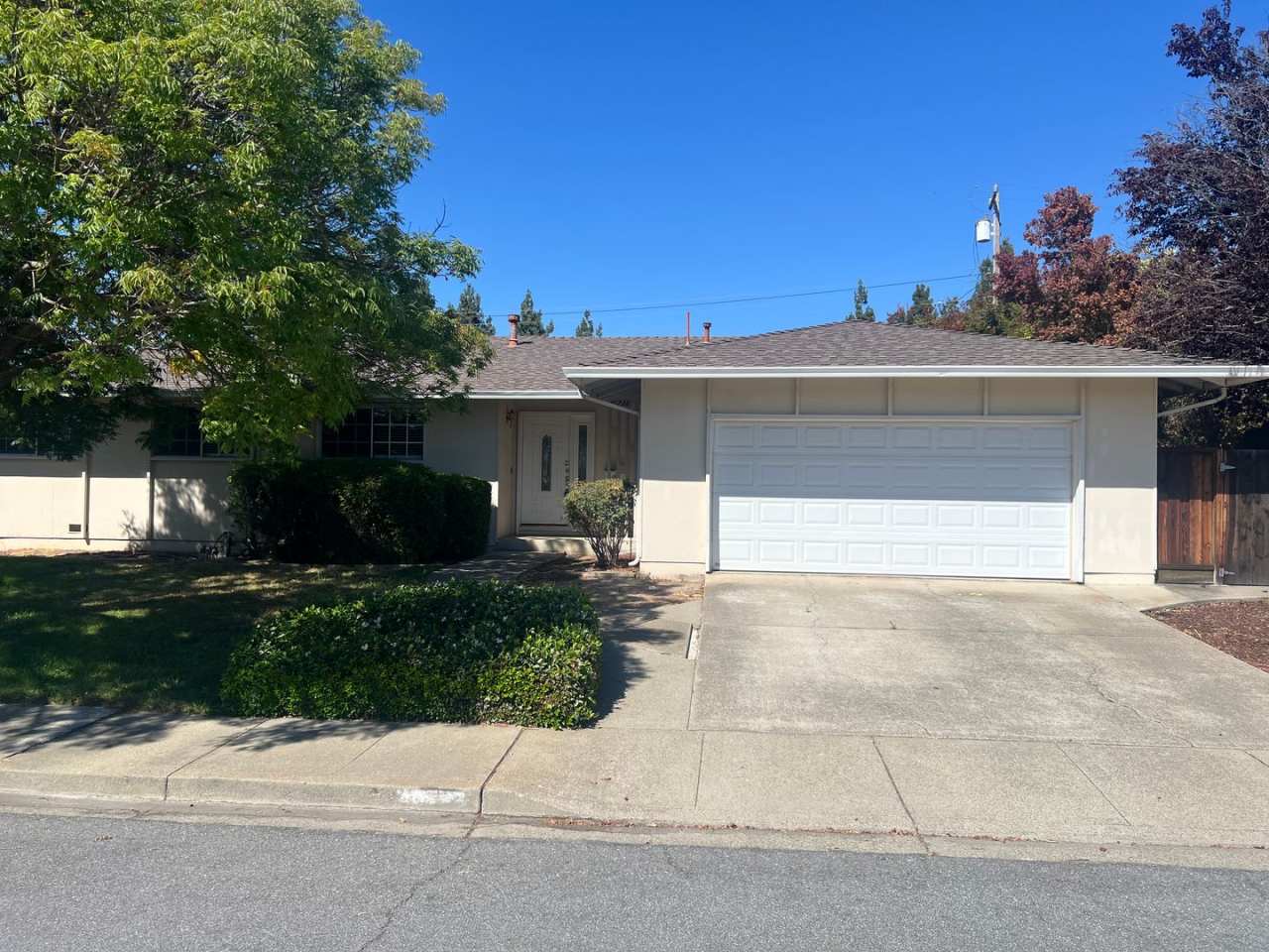 Spacious 4 bed 2 bath home in Fremont. Excellent Schools. Must see!