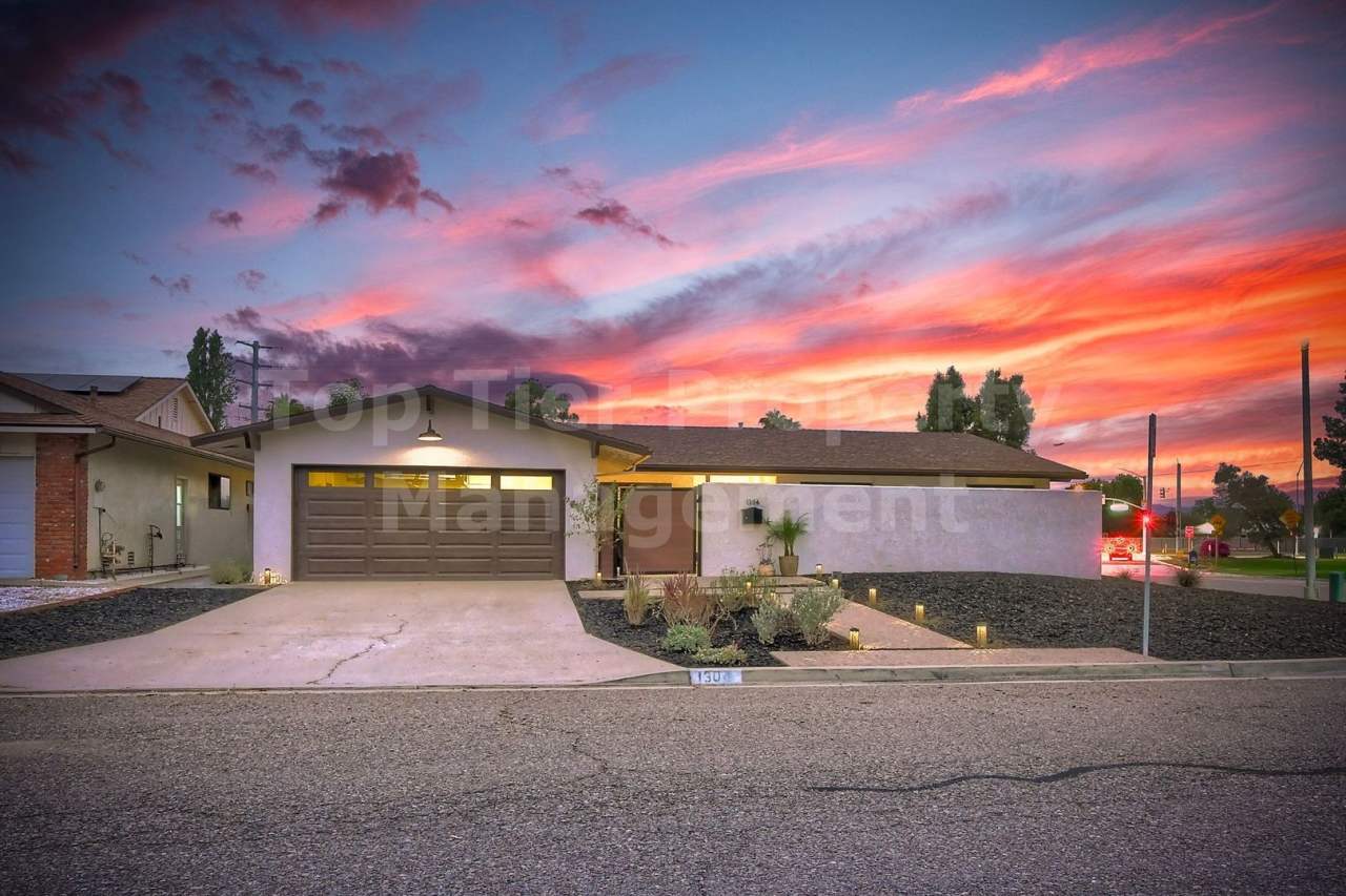 ***Completely Remodeled 3 bed+ Bonus Room, 2 bath House in the Heart of San Marcos***