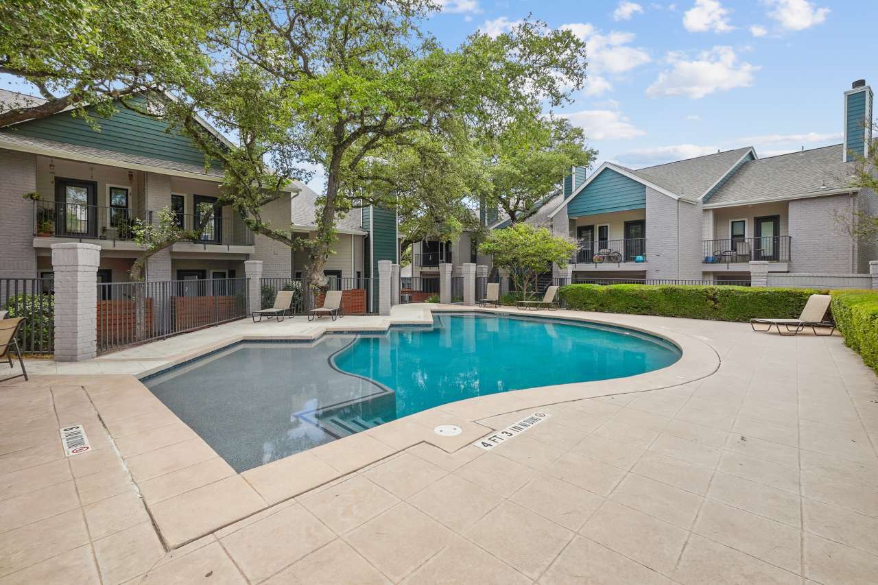 Apex Apartments