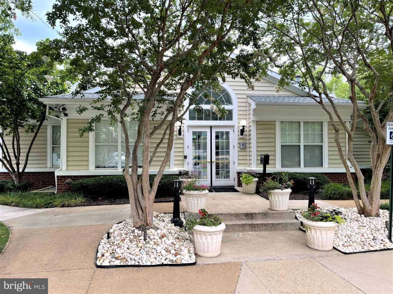 1641 INTERNATIONAL Drive unit: 418