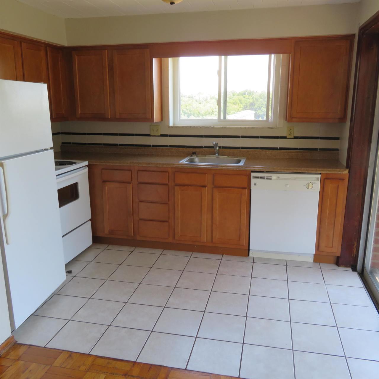 359 MOON CLINTON ROADAPT 4