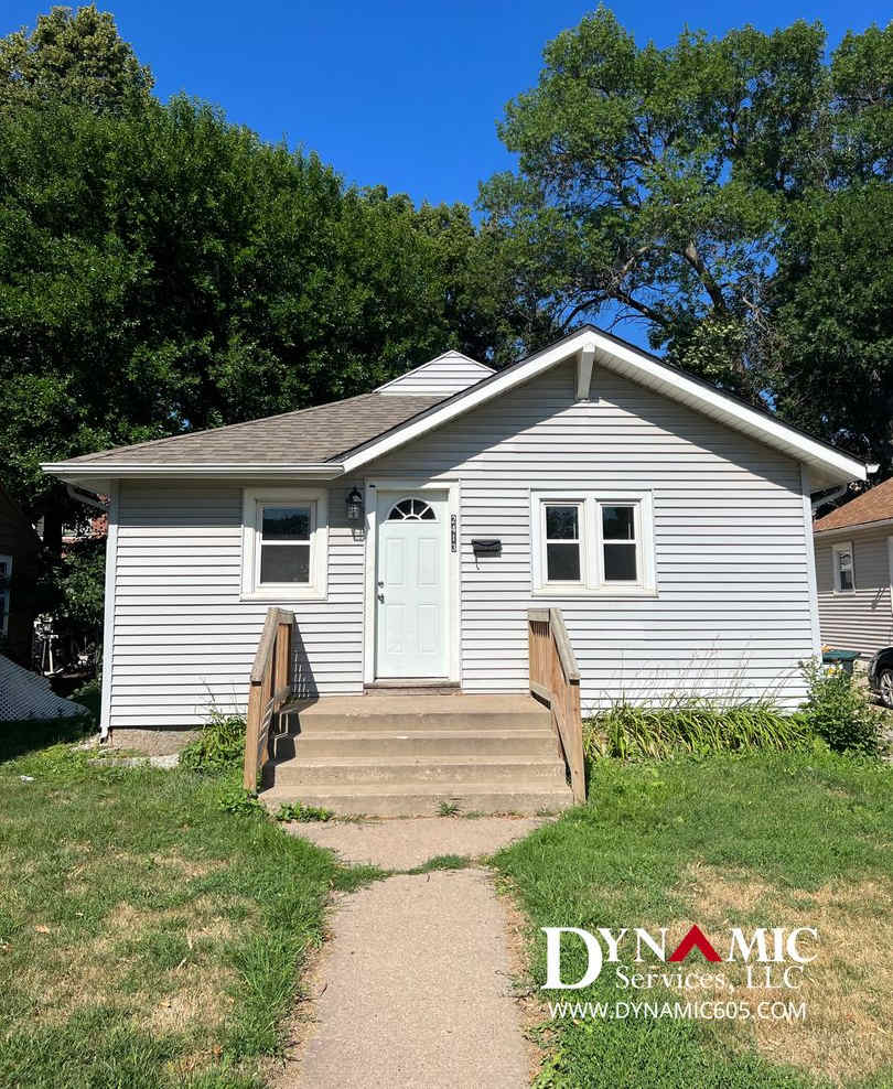 3 Bedroom, 1 Bathroom House By Augustana  USF