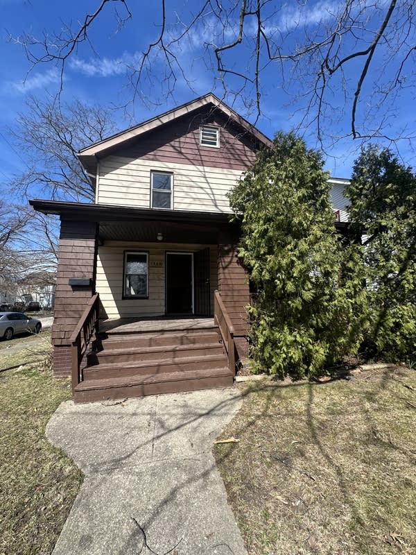 13601 Eaglesmere Avenue