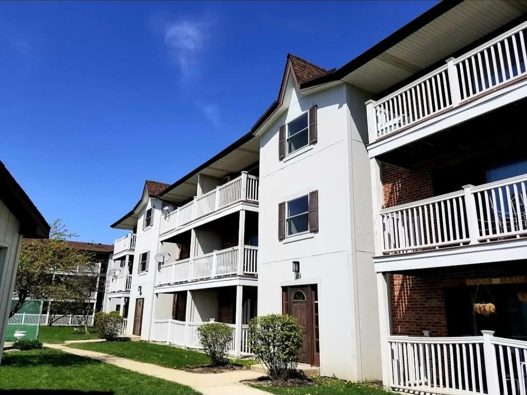 231 GREGORY Street unit: 11