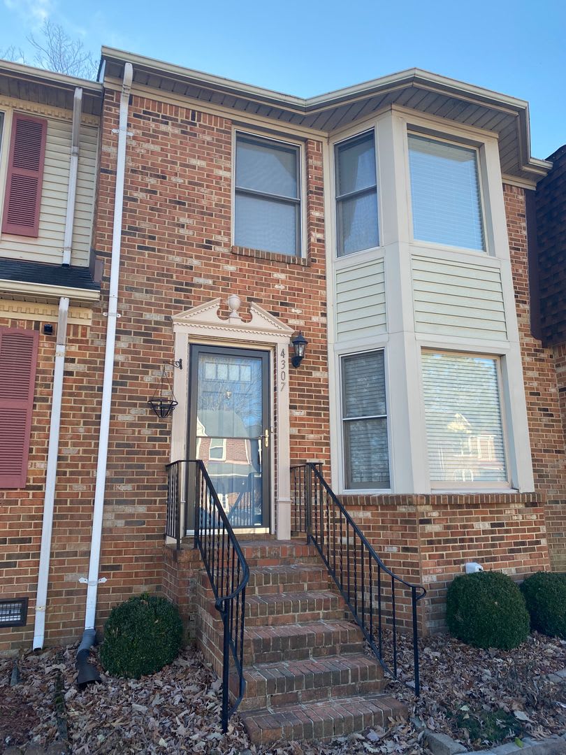 4307 Manchester Lane