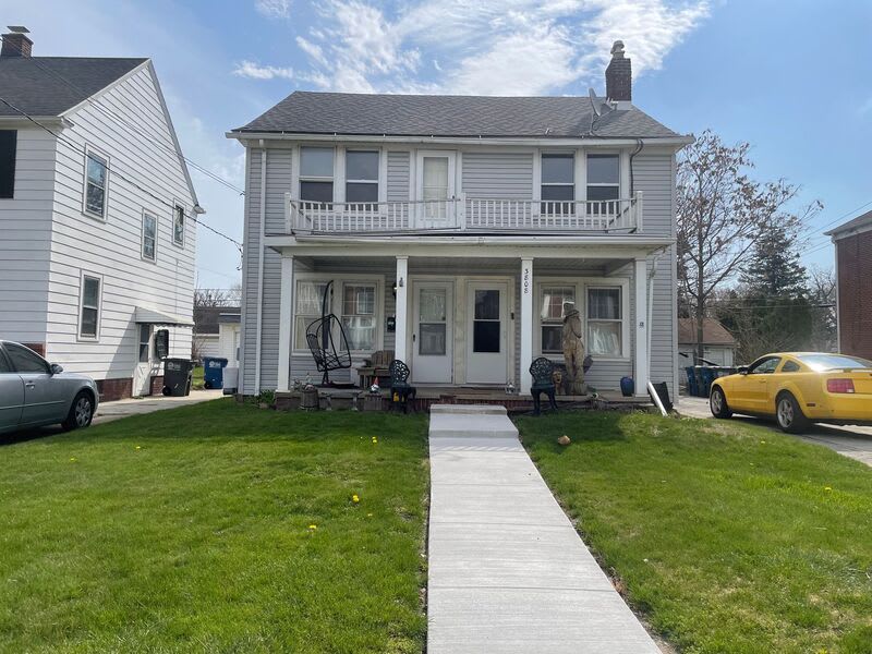 3808 Torrance Dr- upper