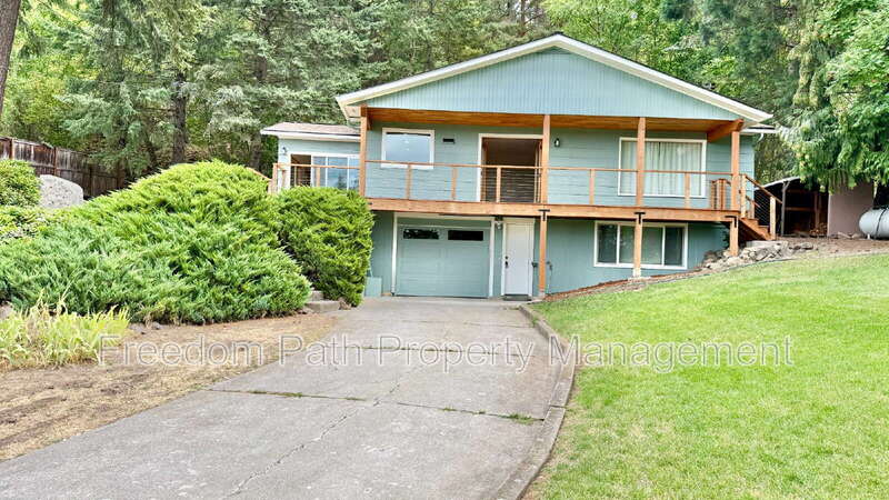 5833 East Yellowstone Trail