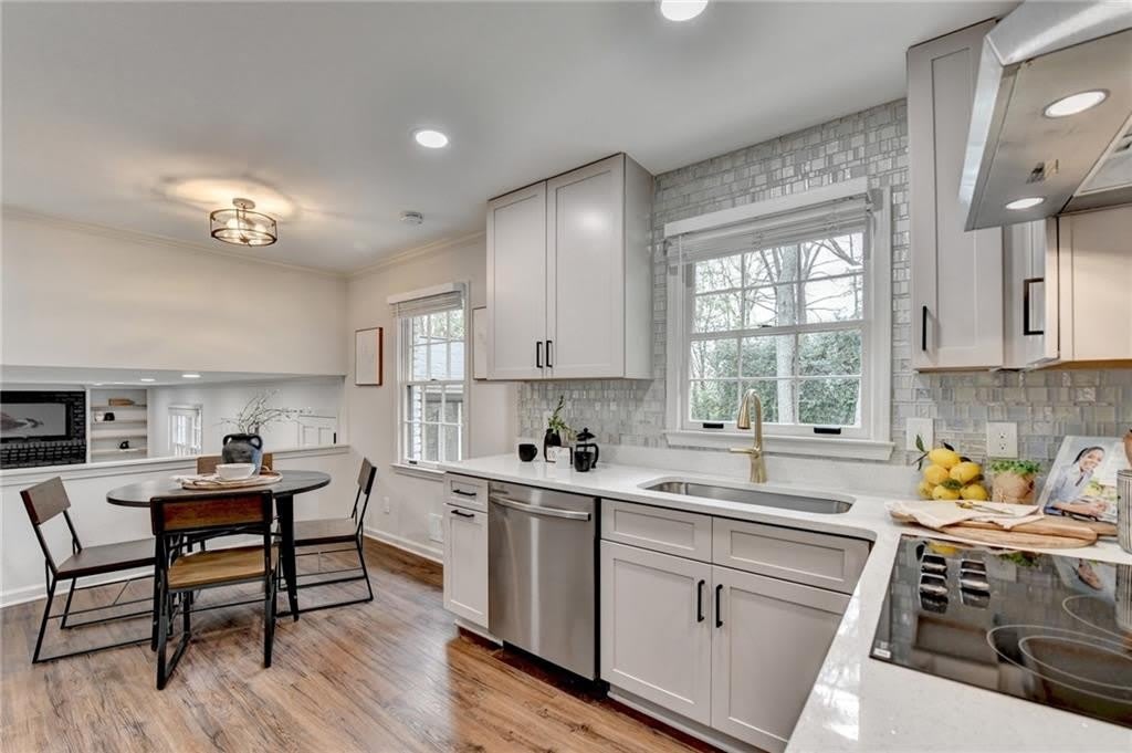 1450 CEDARHURST Drive