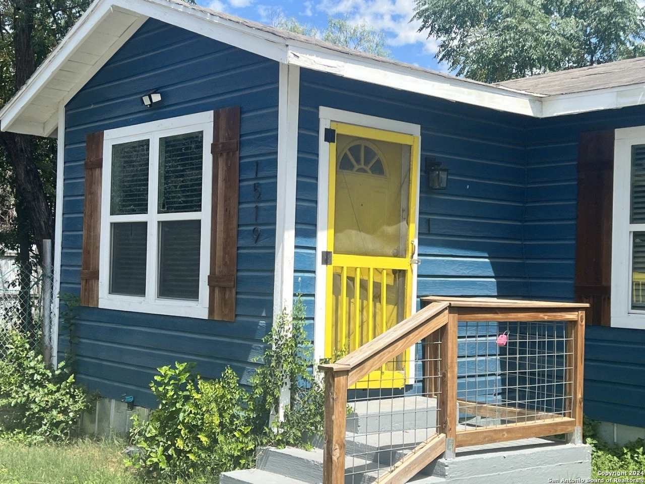 1519 E Southcross Blvd unit: 1