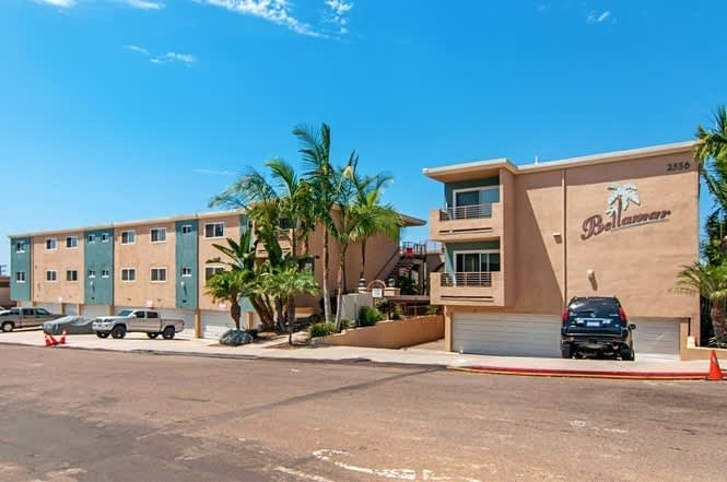 Charming Bay Park Condo For Rent!