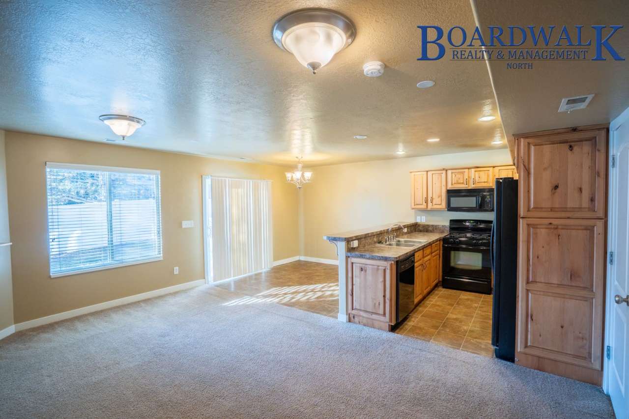 3 Bed 3 Bath in Layton