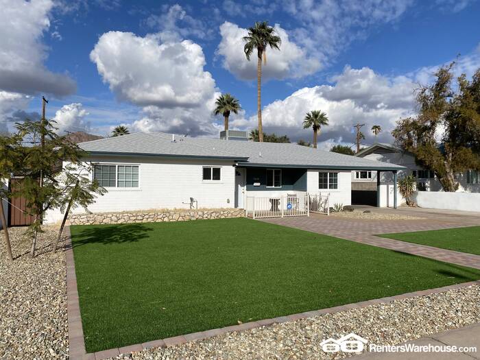 5444 East Pinchot Avenue