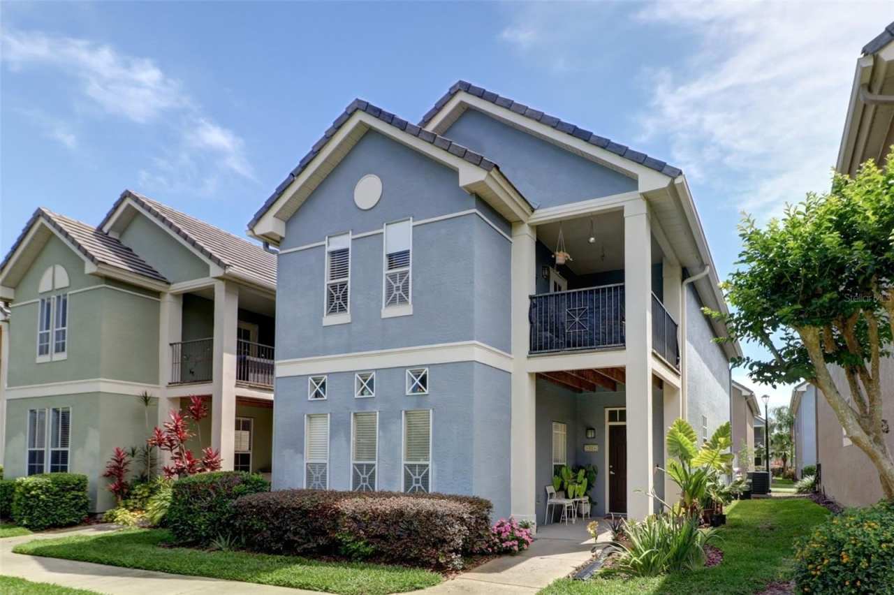 4004 FOXTAIL PALM COURT