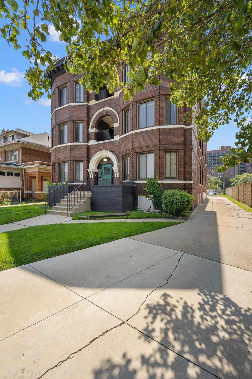 68 E Willis Street unit: 5