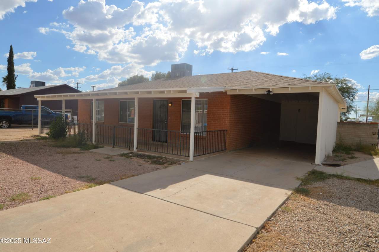 2362 S Jefferson Avenue