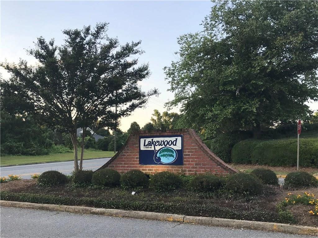 Lakewood Commons