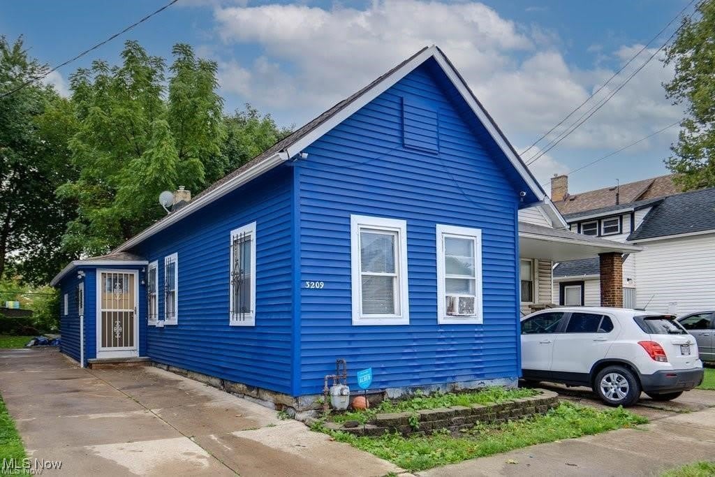 3209 Trowbridge Avenue