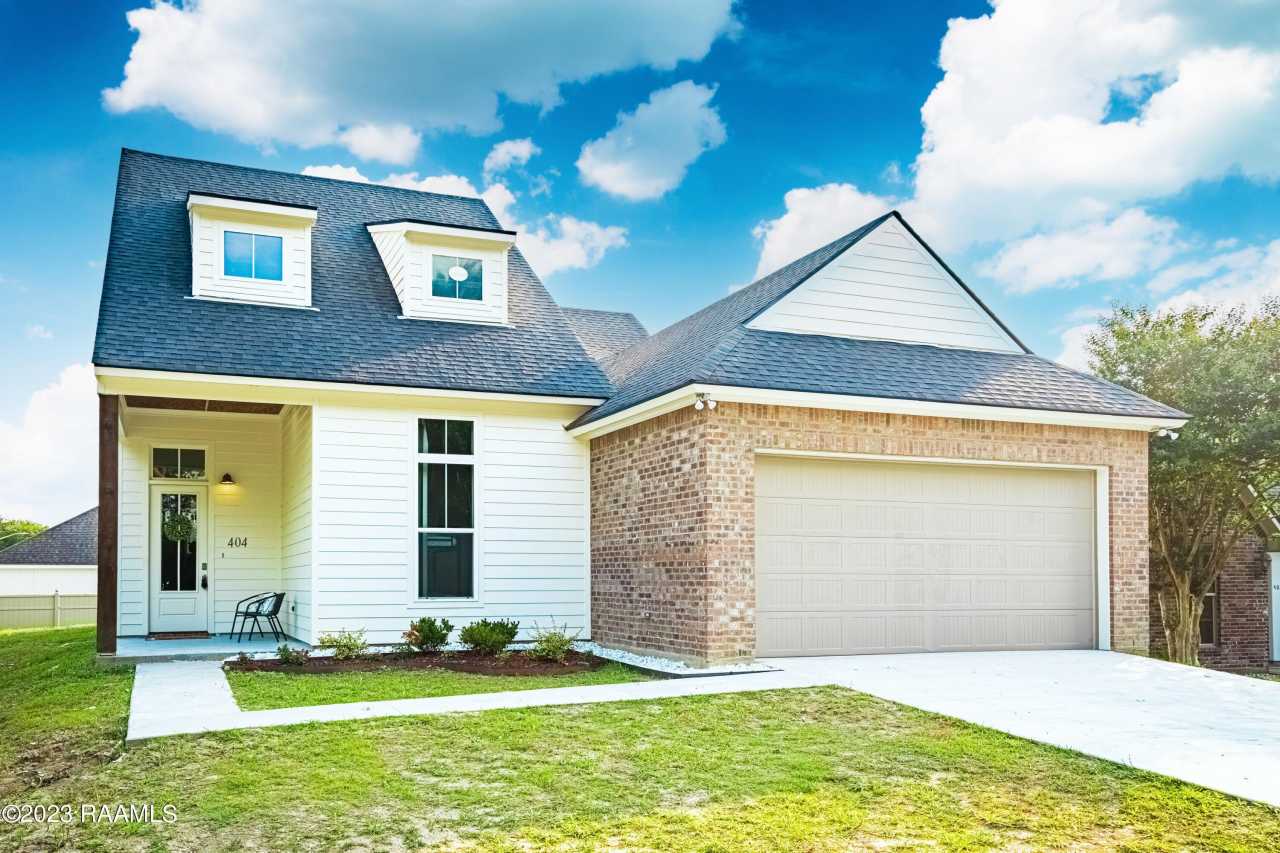 404 E Martial Avenue