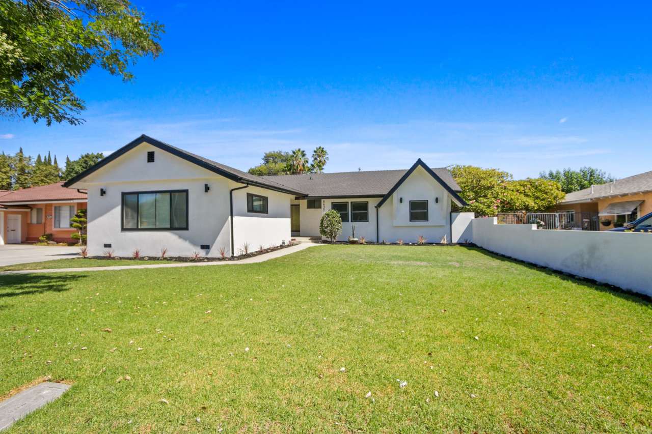 8437 Everest Street - HOUSE