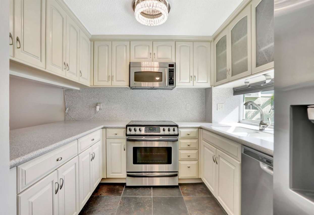 884 Southeast 19th Avenue