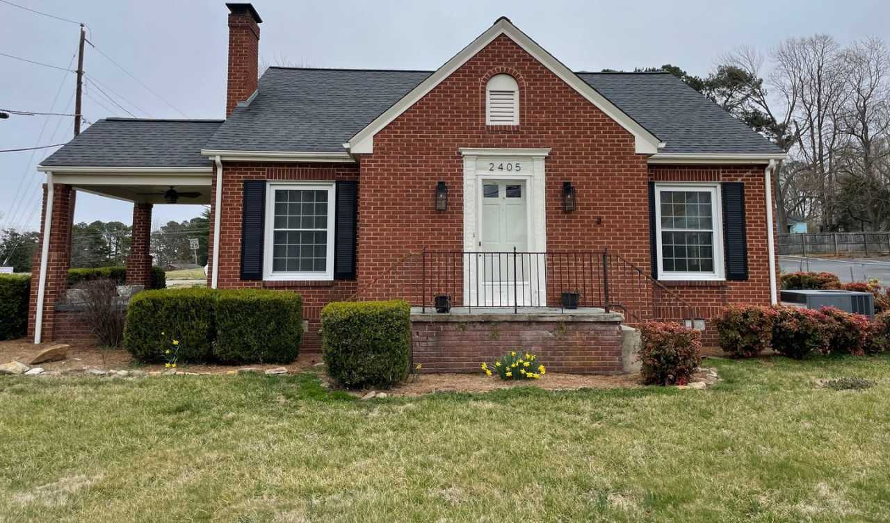 2 BED, 1 BATH BRICK HOME LOCATED IN ASHEBORO!