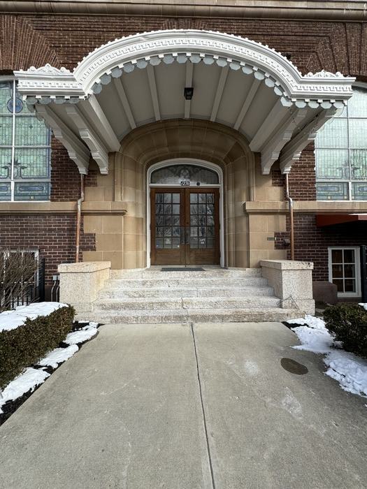 1276 North High Street