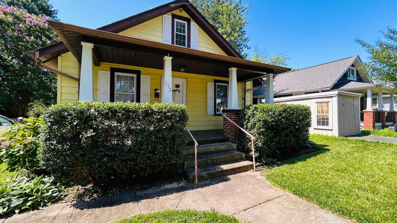 CUTE  COZY HOME ONLY MINUTES TO DOWNTOWN FREDERICKSBURG