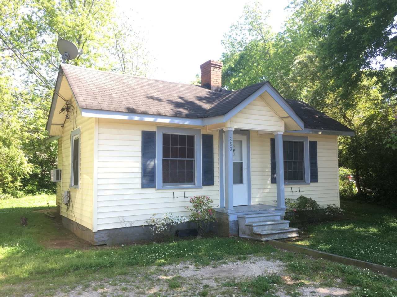 880 Sunset Drive - Available March 2026!