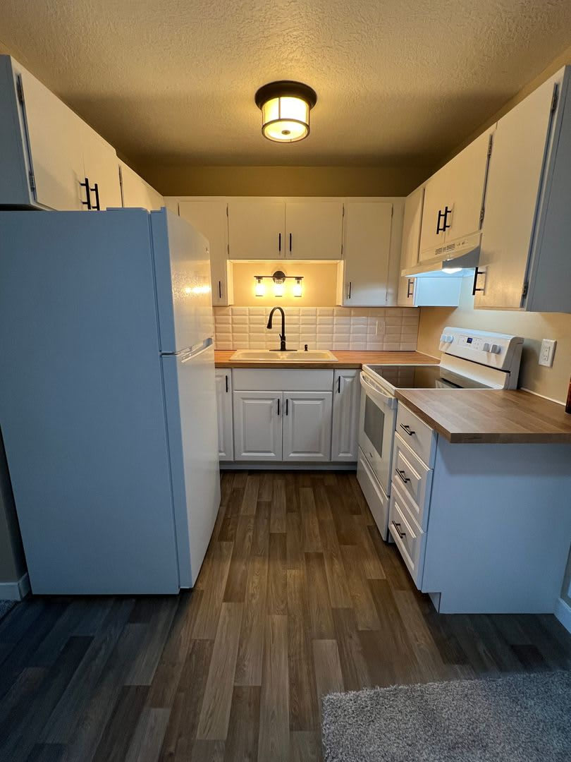 Fully Remodeled Rockwood 2-Bedroom
