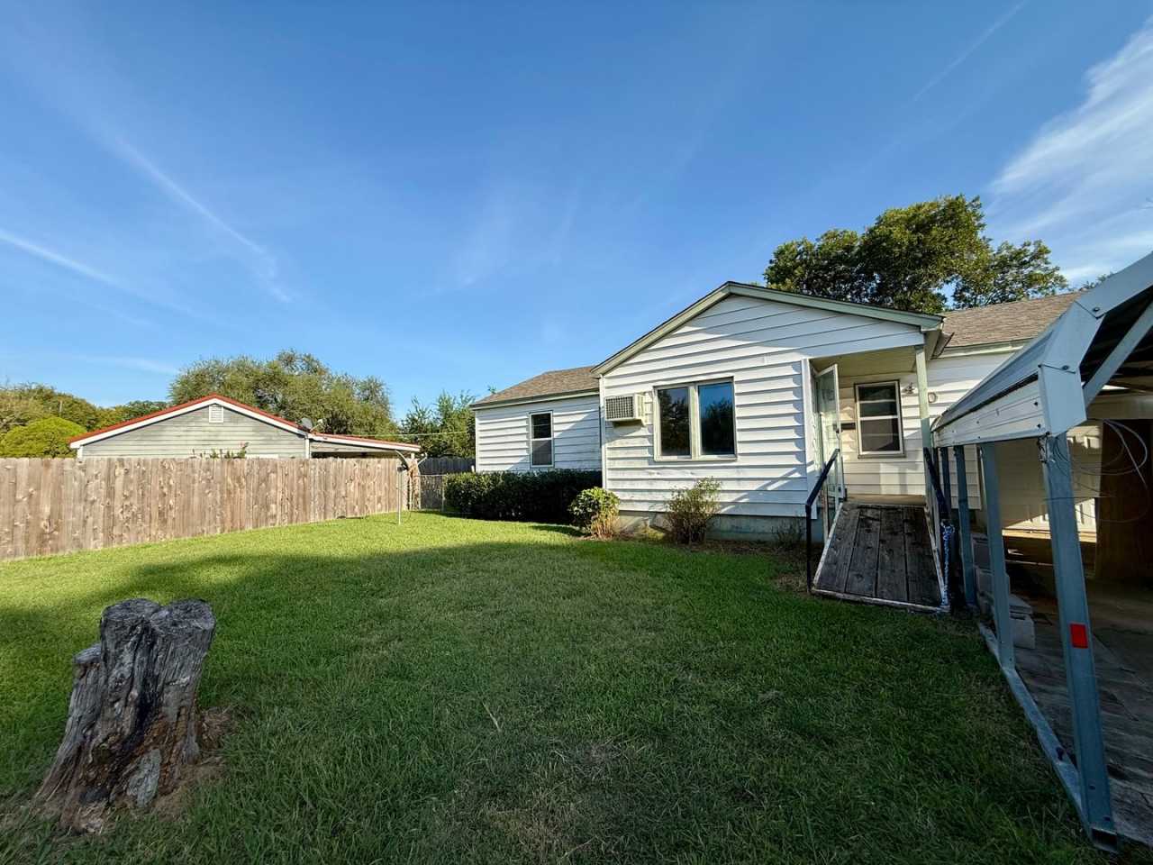 3bed 1 bath $1,000 a month