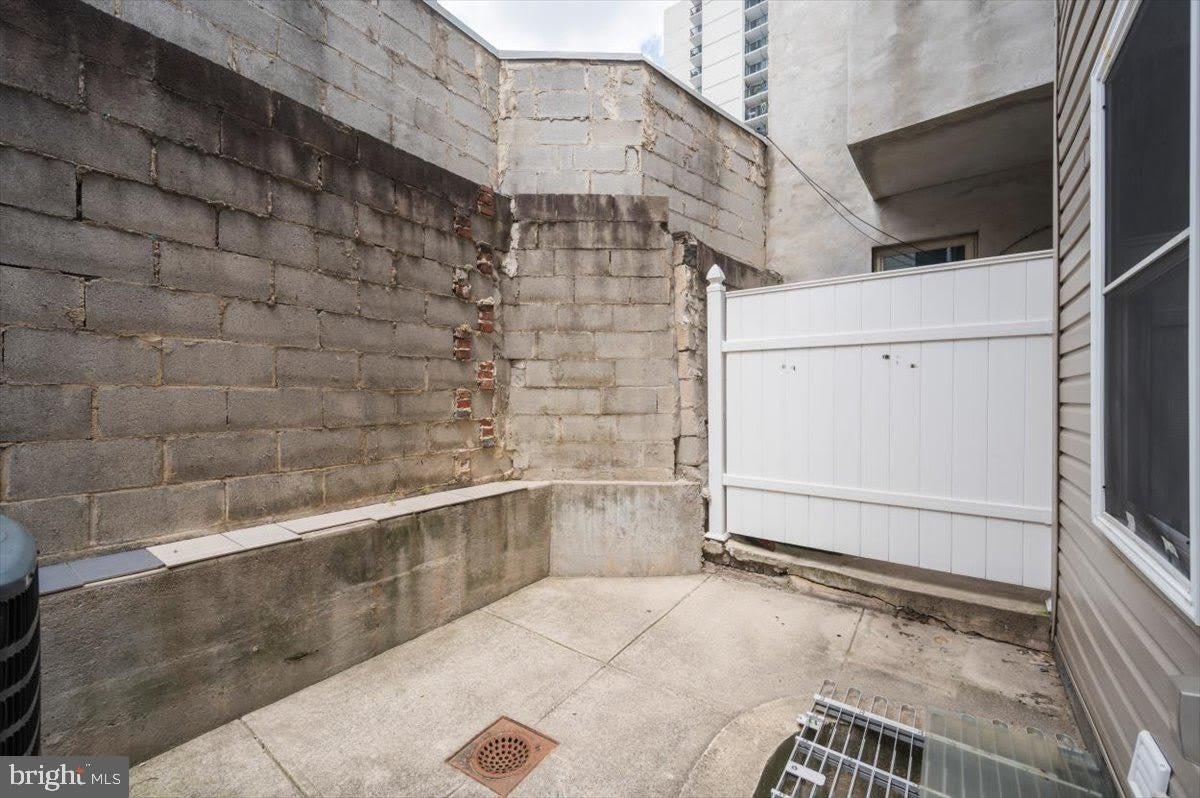 528 S 13TH Street unit: 1