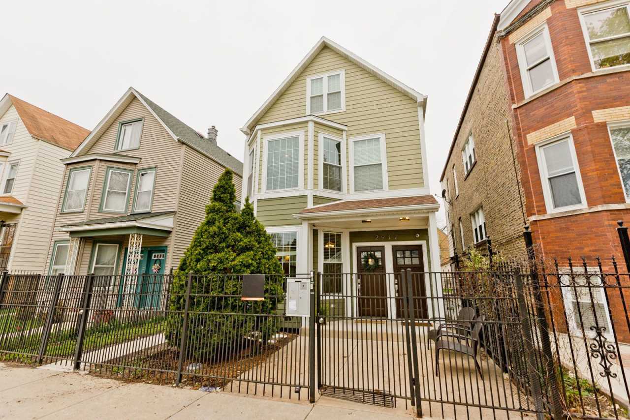 2912 North Avers Avenue