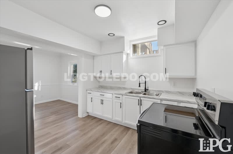 4013 Caroline Ave. Lower