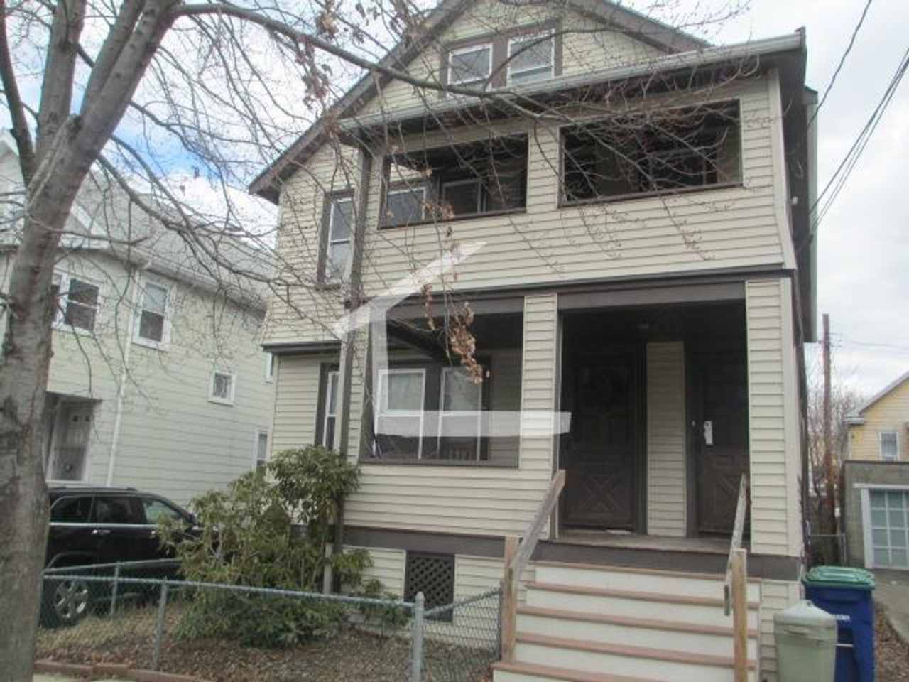 Huge 3 bed in Somerville